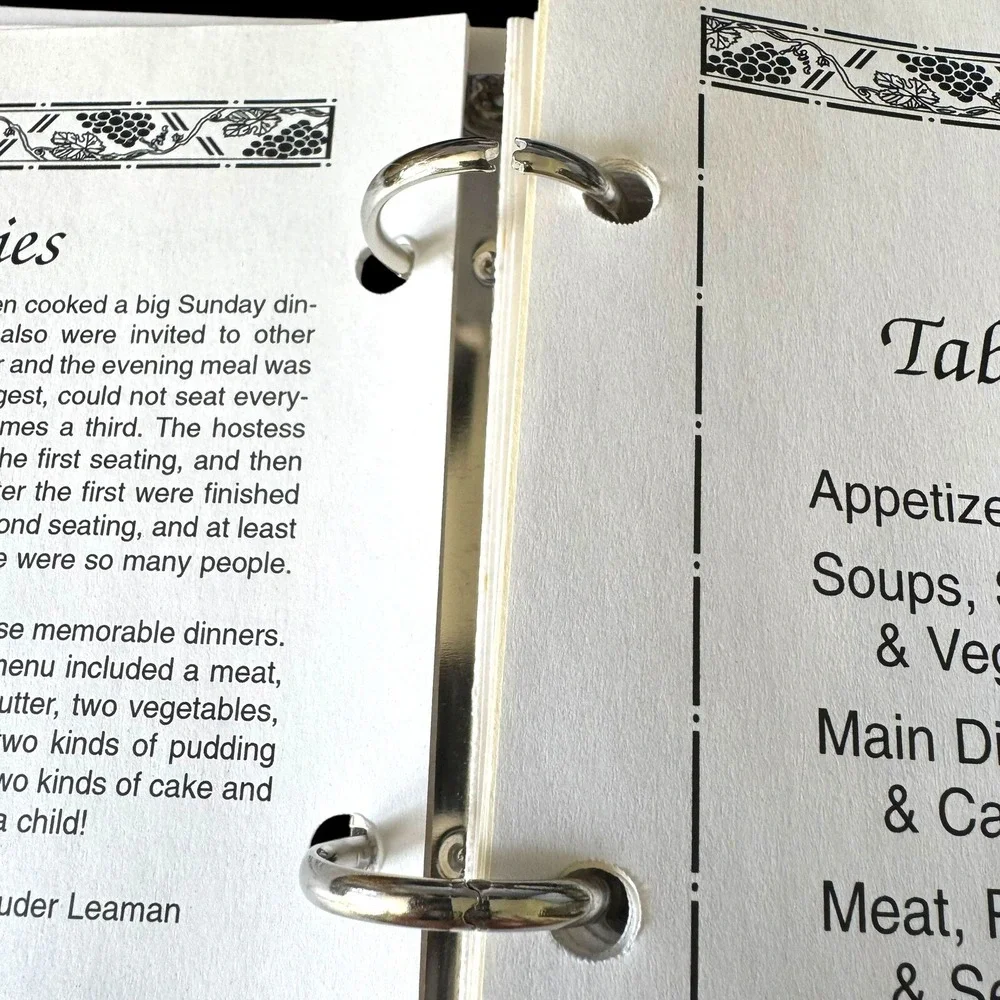 Mennonite Recipes Cookbook – Stumptown 2001 Community Church Vintage‎